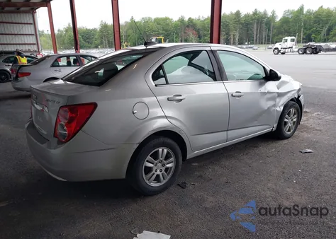 2015 Chevrolet Sonic Lt Auto z USA, uszkodzony, nr VIN 1G1JC5SH4F4169475